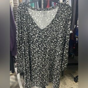 Roamans 1x 22/24animal print shirt black white grey NWOT